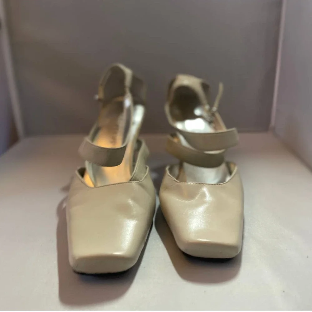 Apostrophe cream leather